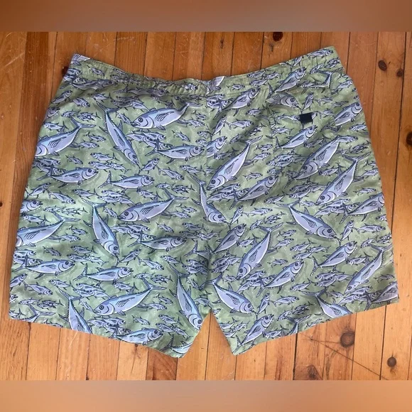 Vineyard vines Men Swim trunks with Fish XXL - Picture 2 of 2
